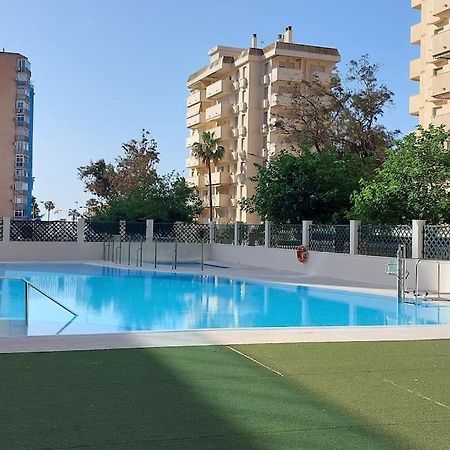 Elegante Alojamiento Con Piscina A 200 M Del Mar. Apartment Benalmadena Luaran gambar