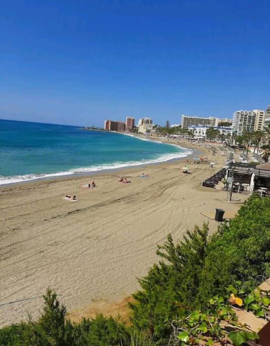 Elegante Alojamiento Con Piscina A 200 M Del Mar. Apartment Benalmadena Luaran gambar