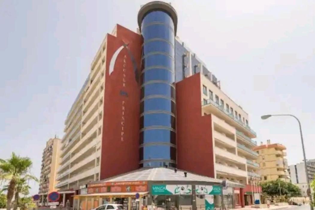 Elegante Alojamiento Con Piscina A 200 M Del Mar. Apartment Benalmadena Luaran gambar